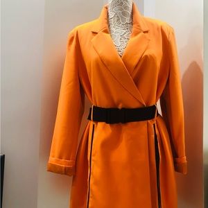 FITTED DRESS / BLAZER